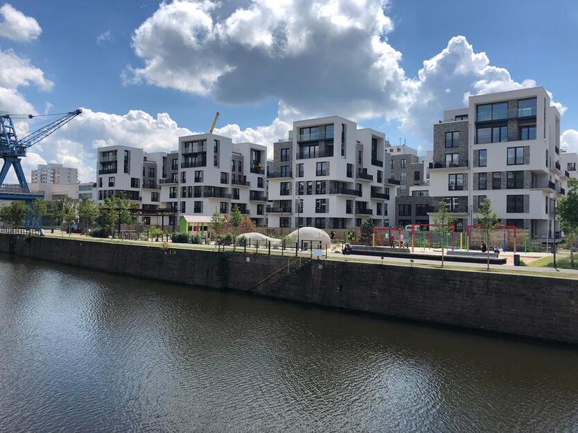 Moderne 2-Zimmerwohnung mit Einbauküche und großzügiger Terrasse. zimmer