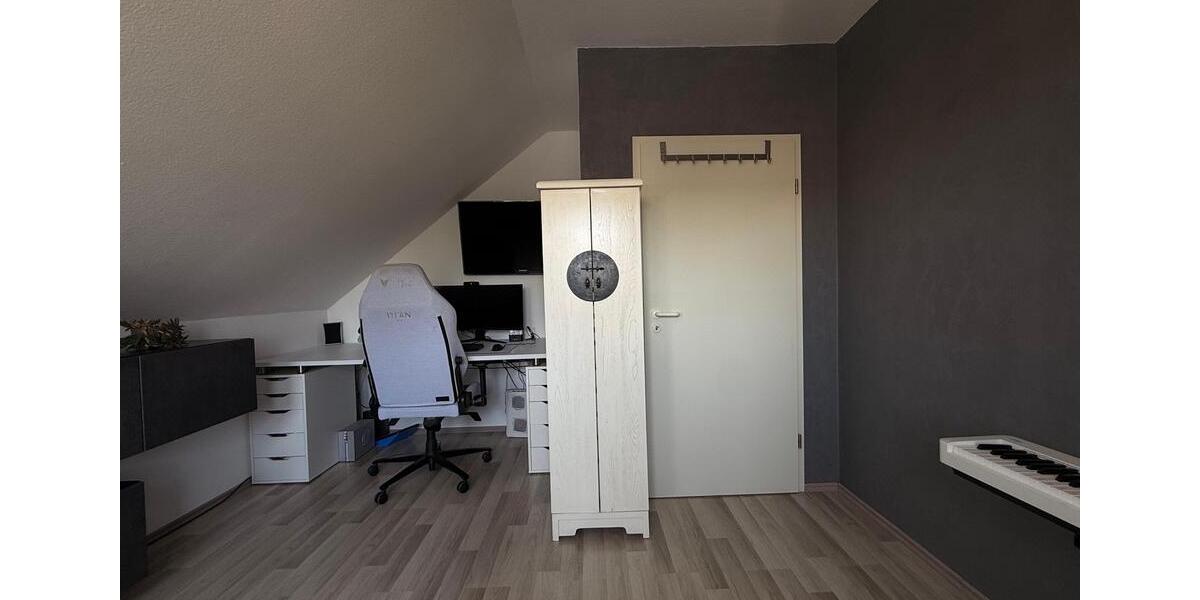Dachgeschoßwohnung Münster (Hessen) - 3 Zimmer, 81 m&sup2;, 1.000&euro; | Angebot:26272083