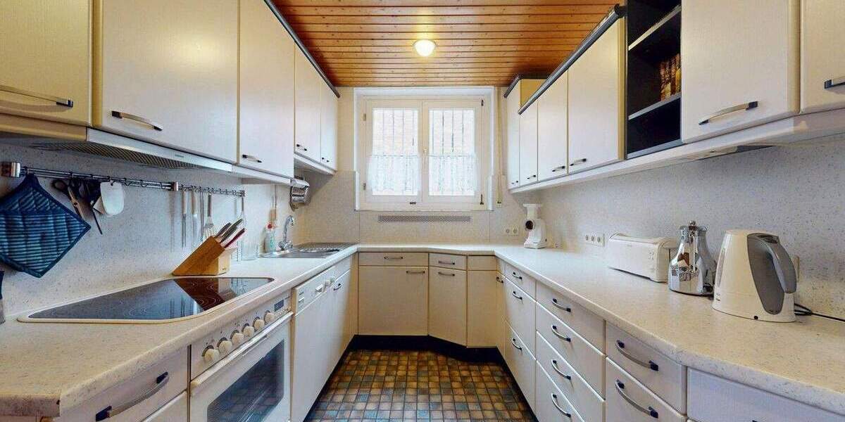 Mehrfamilienhaus, Wohnhaus Frankfurt am Main Eschersheim - 8 Zimmer, 254 m&sup2;, 770.000&euro; | Angebot:25663788