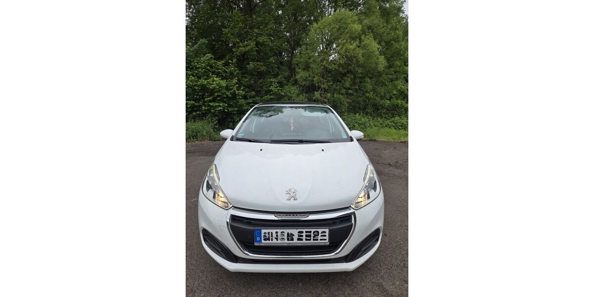 Peugeot 208 116.000 km 5.800 &euro; Gründau 63584