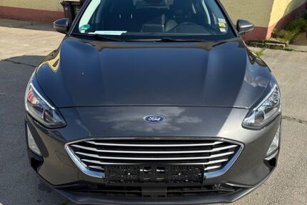 Ford Focus 88.000 km 11.999 &euro; Rosbach 61191