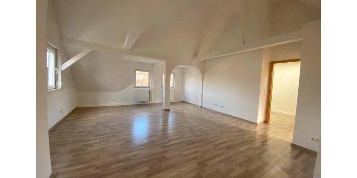 Dachgeschoßwohnung Friedberg (Hessen) - 3 Zimmer, 67 m&sup2;, 900&euro; | Angebot:26283683