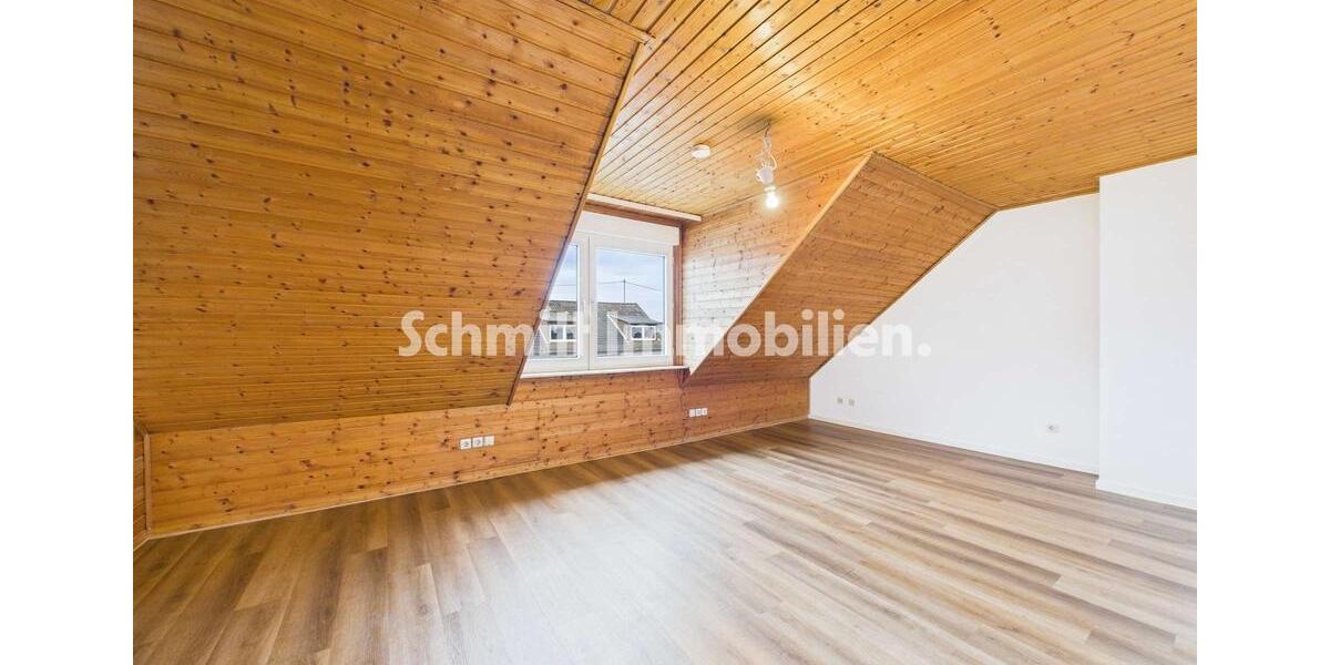 Gemütliche Dachgeschoss-Wohnung mit Skylineblick 2 zimmer