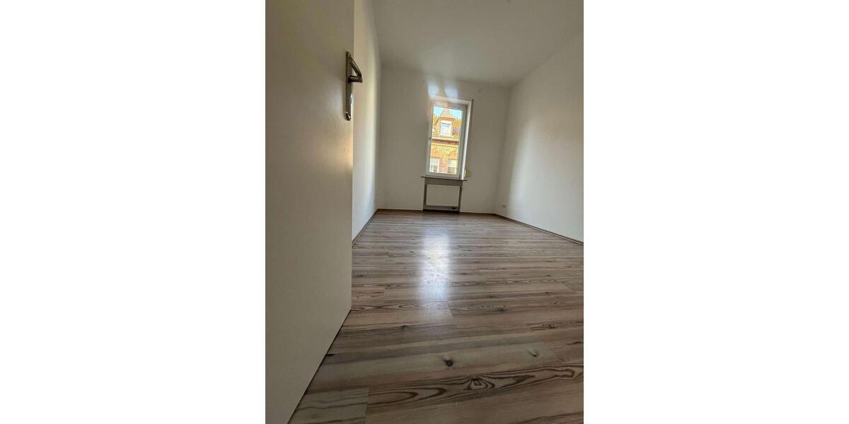 Etagenwohnung Offenbach am Main Bürgel - 4 Zimmer, 100 m&sup2;, 1.200&euro; | Angebot:24980378
