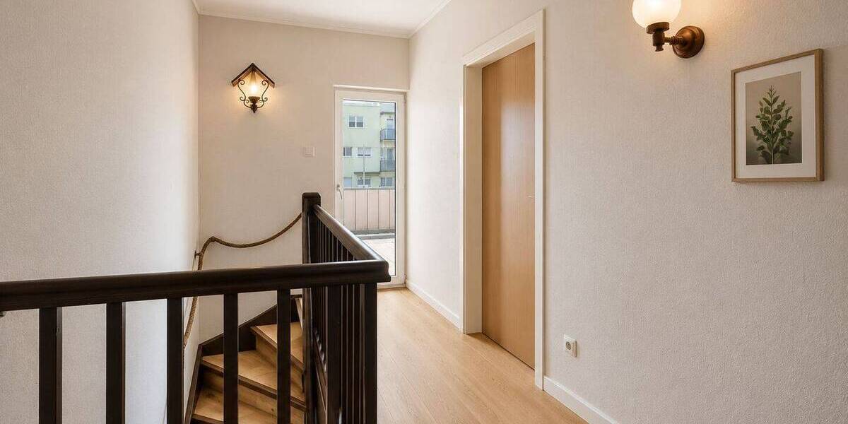 Reihenmittelhaus Frankfurt am Main Dornbusch - 4 Zimmer, 102 m&sup2;, 580.000&euro; | Angebot:26805151