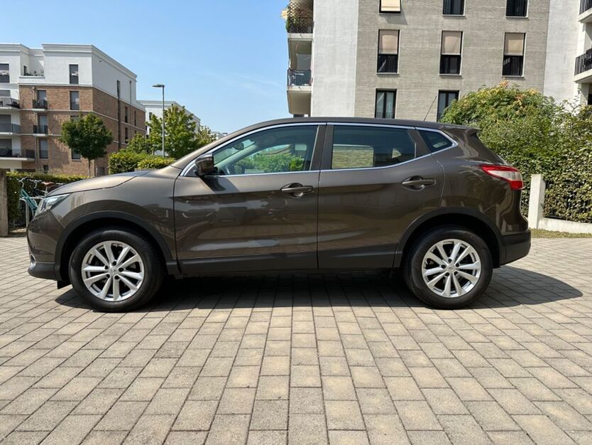 Nissan Qashqai 143.742 km 9.900 € Frankfurt 60598