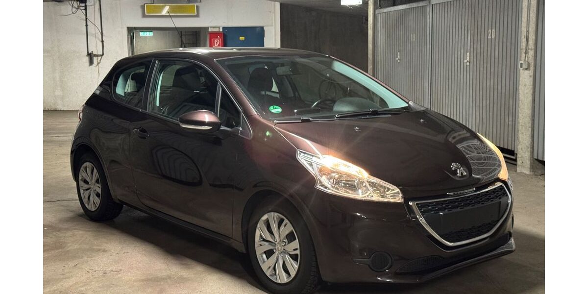 Peugeot 208 112.512 km 3.600 &euro; Frankfurt am Main 60385