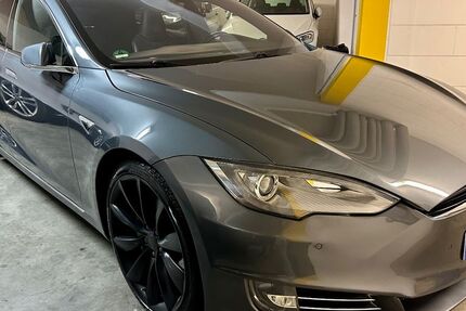 Tesla Model S 199.000 km 22.990 € Offenbach am Main 63065