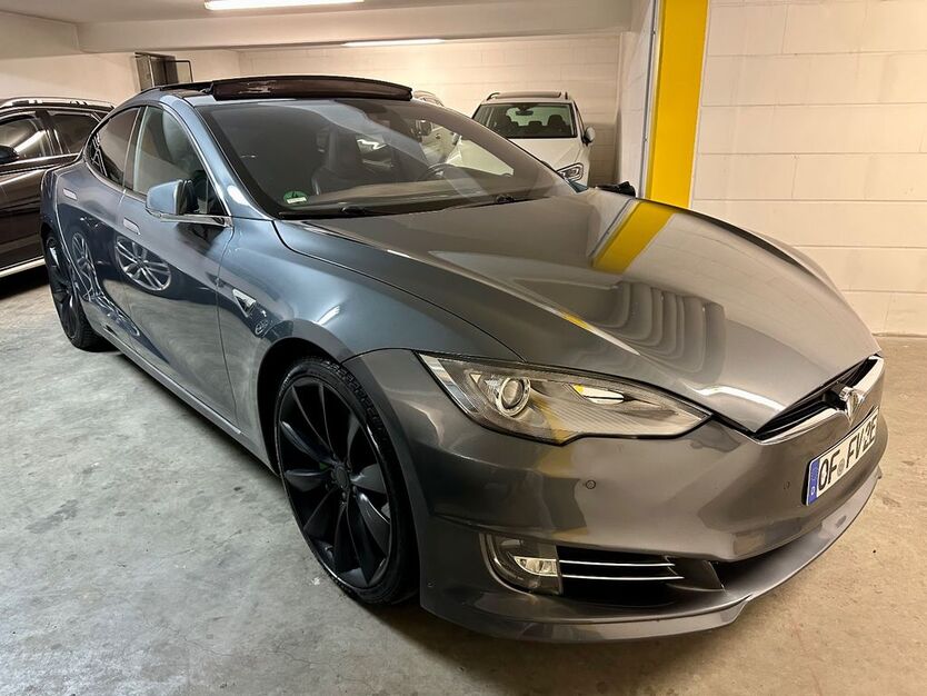Tesla Model S 199.000 km 22.990 € Offenbach am Main 63065