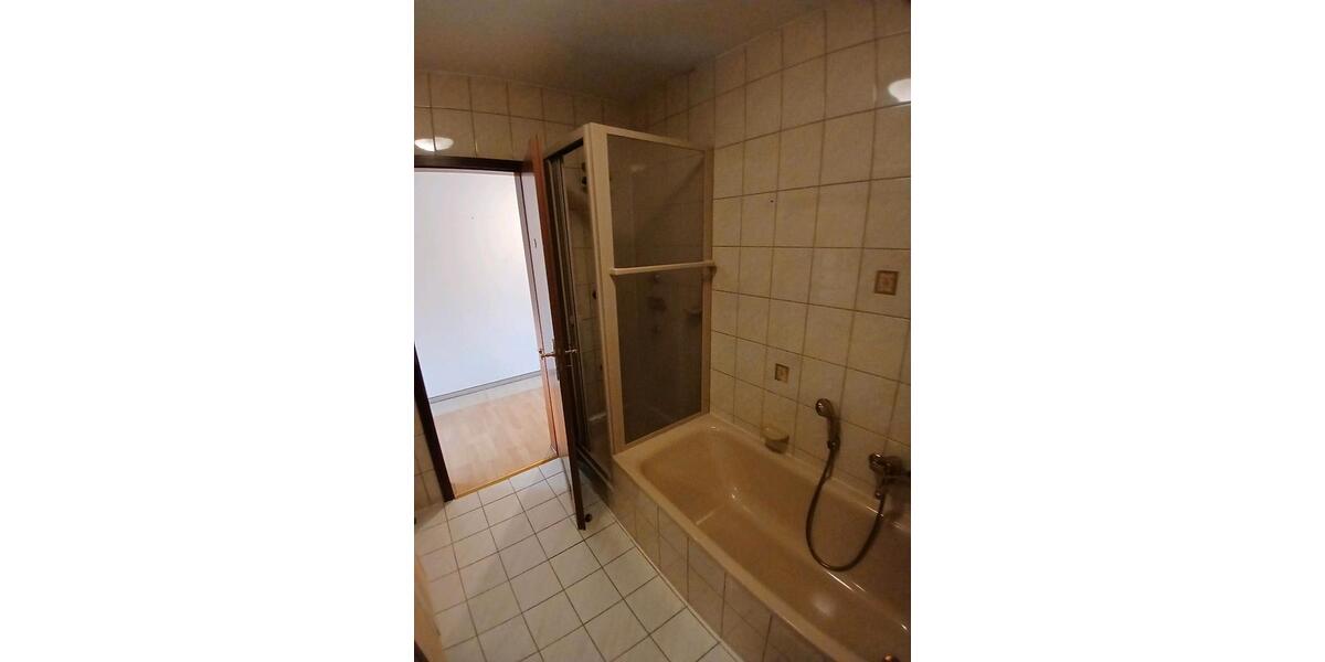 Dachgeschoßwohnung Hanau Groß-Steinheim - 3 Zimmer, 74 m&sup2;, 300.000&euro; | Angebot:24702772