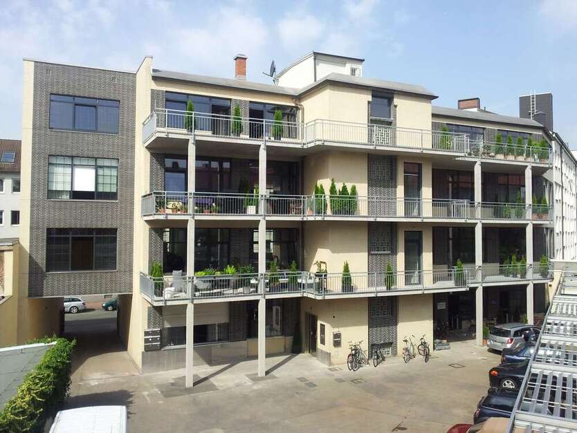 Wohnung zum Mieten in Frankfurt am Main-Bockenheim 1.790 € 108 m² 3 zimmer