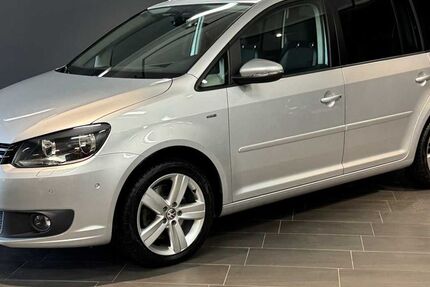 VW Touran 86.700 km 13.380 € Offenbach 63069