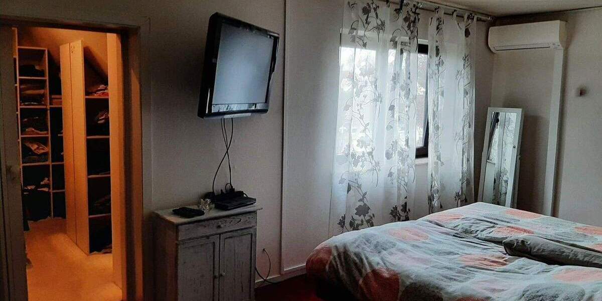 Einfamilienhaus Raunheim - 8 Zimmer, 270 m&sup2;, 650.000&euro; | Angebot:25751160