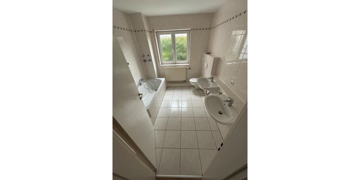 Hochparterre Hanau Großauheim - 3 Zimmer, 90 m&sup2;, 1.615&euro; | Angebot:26663185