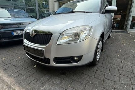 Skoda Fabia Ambiente + Klima + Insp + TÜV 11.26 + 167.707 km 2.445 € Schwalbach/Taunus 65824