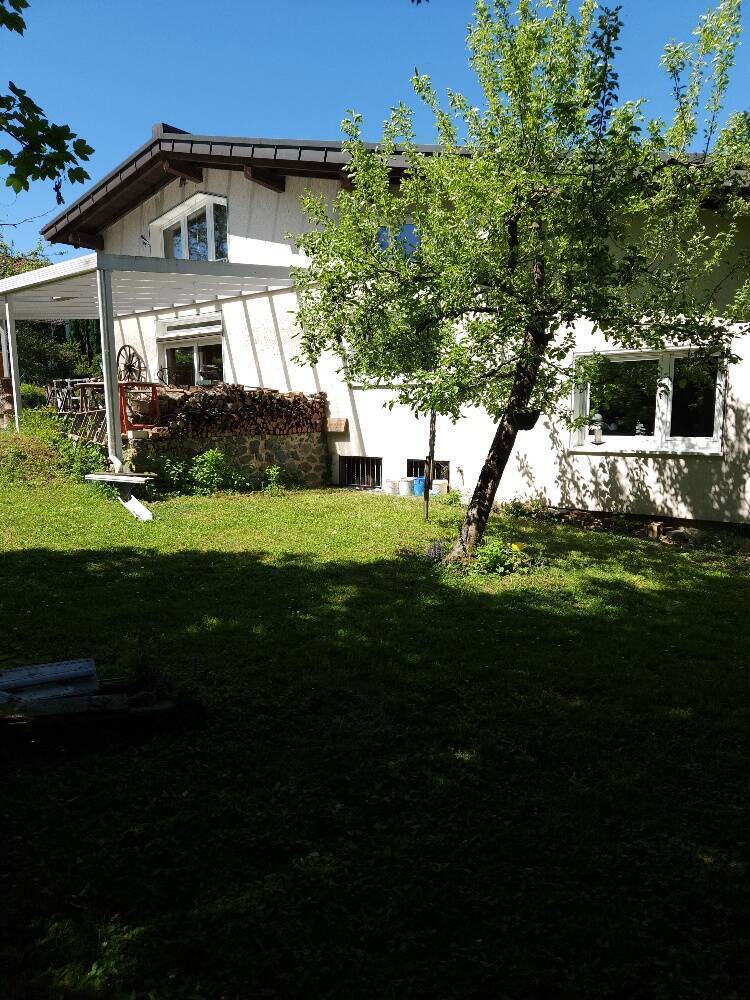 Außergewöhnliches EFH + 2 sep. ELW auf 1700m² großem Doppelgrundstück - Top Lage in Nidderau