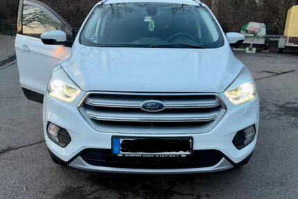 Ford Kuga 261.251 km 11.000 &euro; Frankfurt am Main 60389