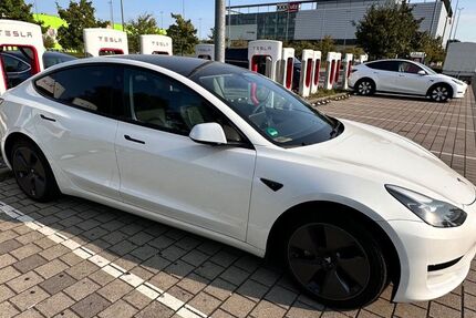 Tesla Model 3 50.000 km 27.000 € Frankfurt 60599