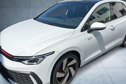 VW Golf 11.750 km 38.480 &euro; Frankfurt am Main 60528