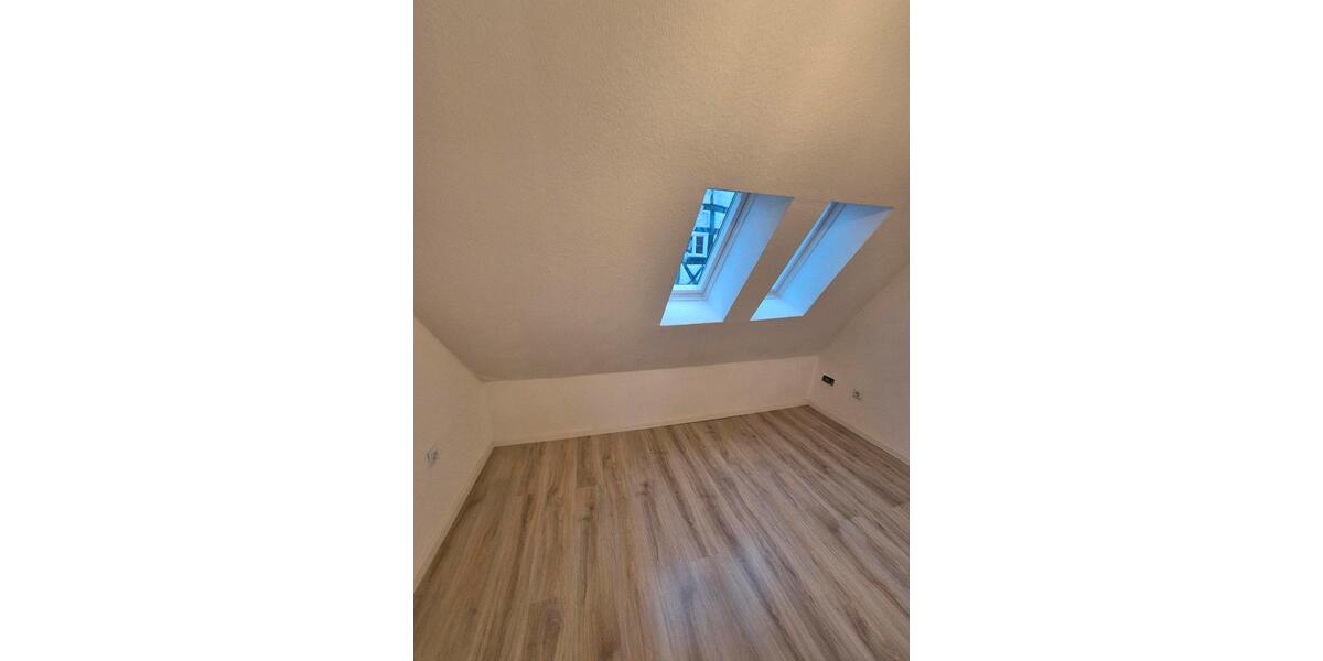 Einfamilienhaus Hanau - 6 Zimmer, 160 m&sup2;, 1.300&euro; | Angebot:26327927