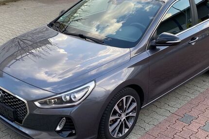 Hyundai i30 133.000 km 9.999 &euro; Frankfurt am Main 60389