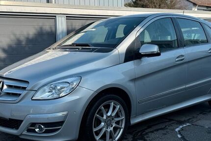 Mercedes-Benz B 180 93.000 km 9.900 &euro; Steinbach.Ts 61449