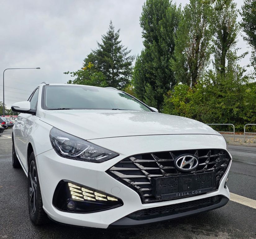 Hyundai i30 156.000 km 11.770 € Frankfurt am Main 60486