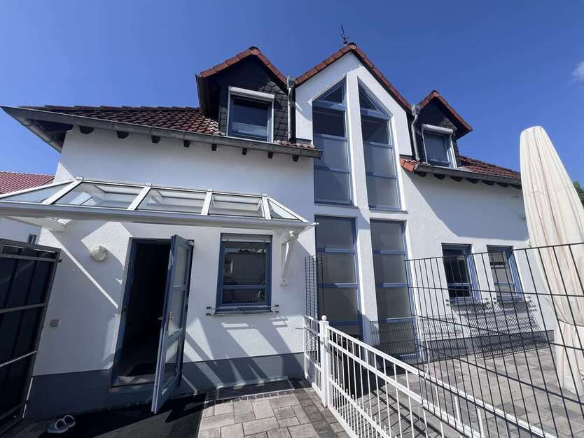 Haus zum Mieten in Flörsheim-Weilbach 1.100 € 108.13 m²