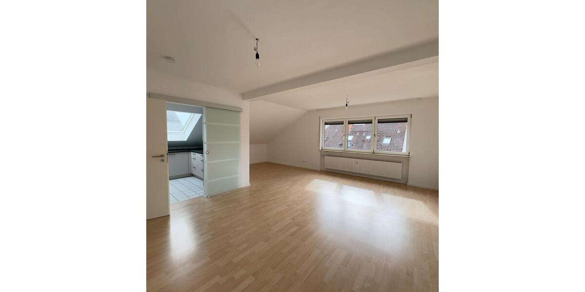 Dachgeschoßwohnung Dreieich - 3 Zimmer, 72 m&sup2;, 1.150&euro; | Angebot:26192141