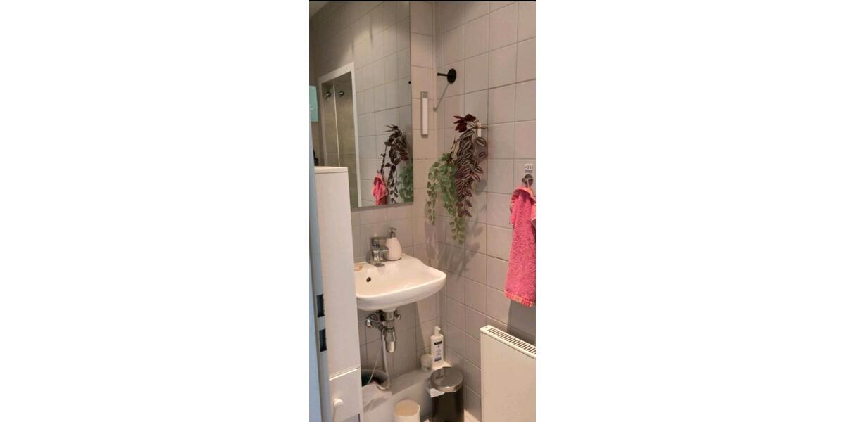Erdgeschoßwohnung Darmstadt - 8 Zimmer, 17 m&sup2;, 650&euro; | Angebot:25958701