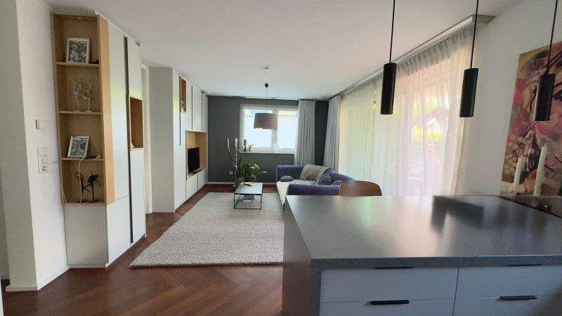 Seniorengerechte 3-Zi-ETW mit Designermöbeln und eigenem Garten! 3 zimmer