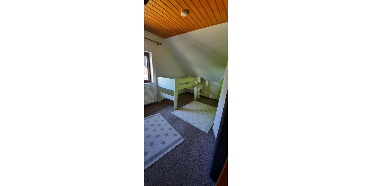 Dachgeschoßwohnung Schaafheim - 4 Zimmer, 89 m&sup2;, 975&euro; | Angebot:26425609