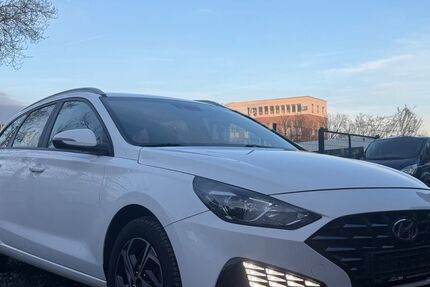 Hyundai i30 156.000 km 10.490 &euro; Frankfurt am Main 60486