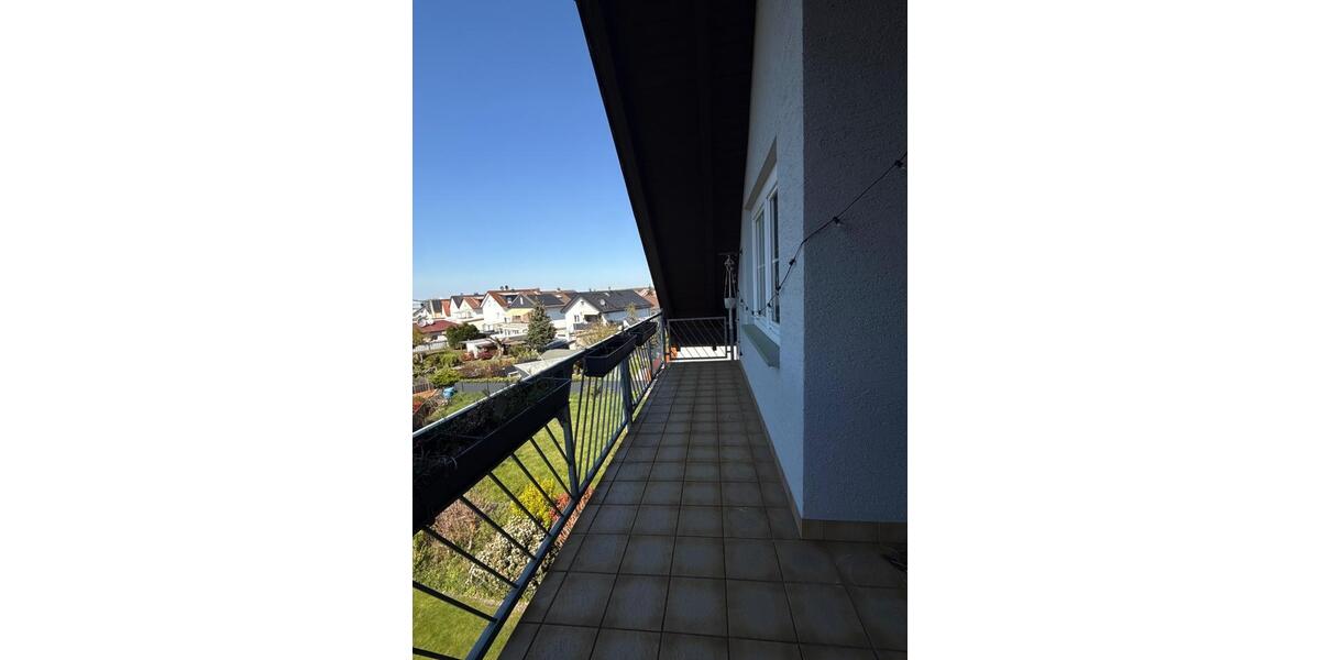 Dachgeschoßwohnung Münster (Hessen) - 3 Zimmer, 81 m&sup2;, 1.000&euro; | Angebot:26272083