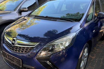 Opel Zafira 83.000 km 6.999 &euro; NEU ISENBURG 63263