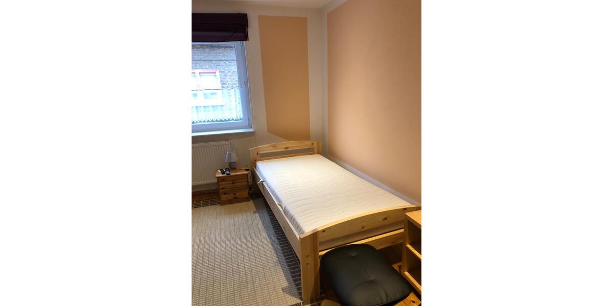 Möbiliertes Zummer an Wochenendheimfahrer in Hanau Großauheim 1 zimmer