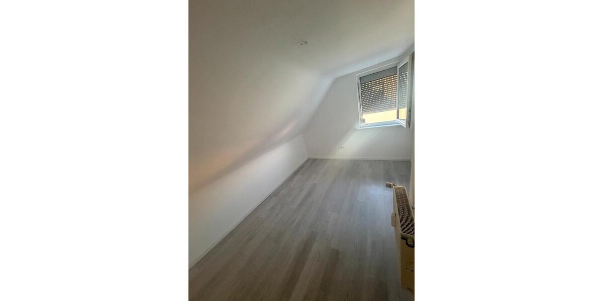 Reihenhaus Ronneburg - 4 Zimmer, 152 m&sup2;, 1.800&euro; | Angebot:25367731