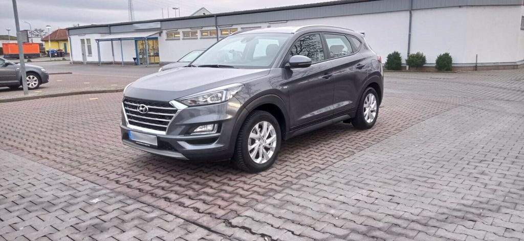 Hyundai TUCSON 117.000 km 21.800 € Frankfurt am Main 60486