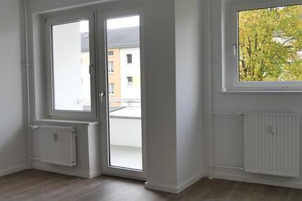 Schöne 3-Zimmer-Wohnung mit Tageslichtbad und Balkon in Hanau-Großauheim zu vermieten zimmer