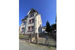 Historisches Haus der Jahrhundertwende mit drei hellen Wohnungen 10 zimmer