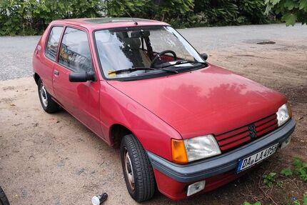 Peugeot 205