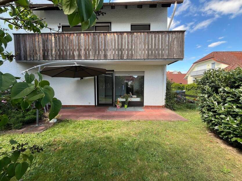 Geräumiges Reiheneckhaus - pflegeleichter Garten, Balkon, Sauna und Einbauküche