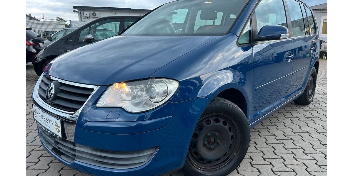 VW Touran 118.000 km 5.890 &euro; Babenhausen 64832