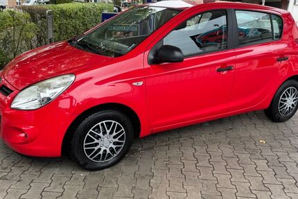Hyundai i20 112.077 km 2.499 € Frankfurt 60487