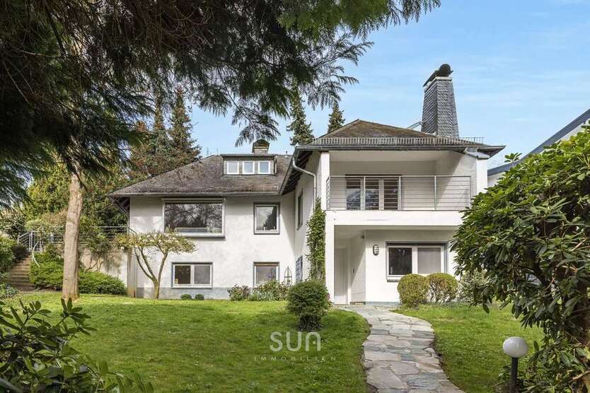 Haus zum Mieten in Königstein im Taunus 3.300 € 225 m²