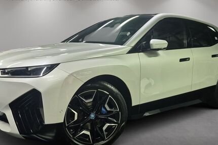 BMW iX 46.909 km 47.850 &euro; Dreieich-Sprendlingen 63303