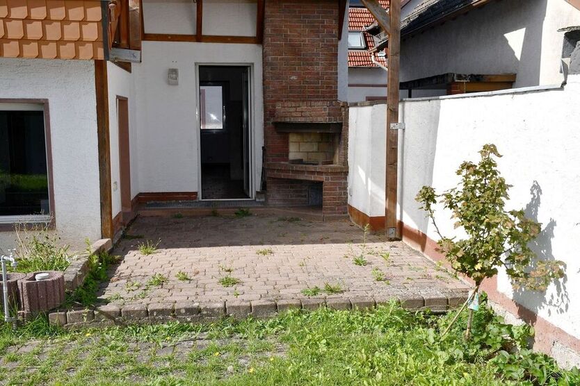 **RESERVIERT** Charmantes Einfamilienhaus mit vielseitig nutzbarem Nebengebäude 5 zimmer