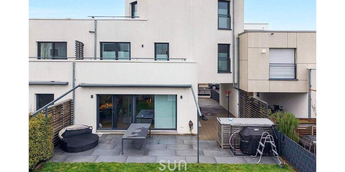 EXKLUSIVES FAMILIENWOHNEN am RIEDBERG WESTFLÜGEL - Garten, viel Platz, viel Licht, viel Stil 6 zimmer