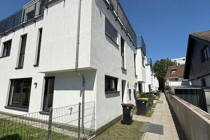 Haus Frankfurt am Main West - 4 Zimmer, 113 m&sup2;, 2.300&euro; | Angebot:26093726