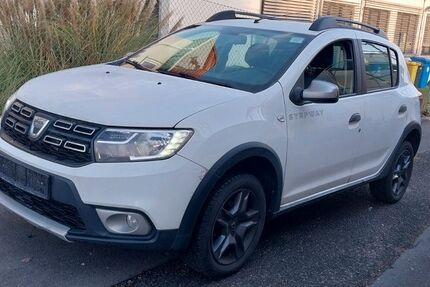 Dacia Sandero 108.000 km 7.899 &euro; Kelkheim ( Taunus ) 65779